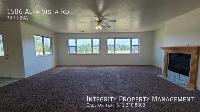Photo - 1586 Alta Vista Rd