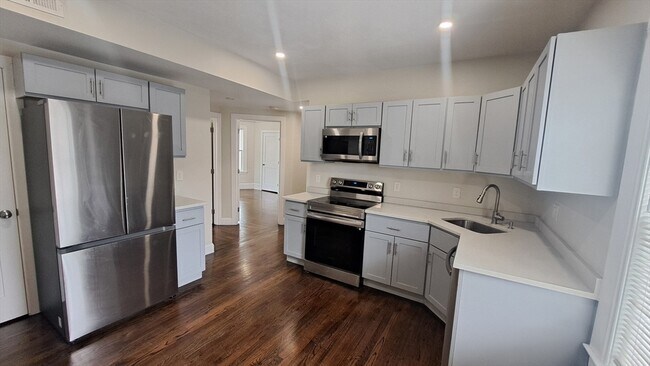 7 Samoset St Unit 2