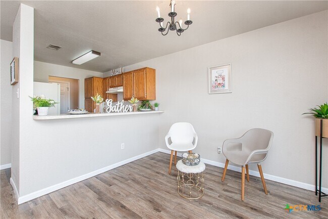 Photo - 402 Deloris Dr