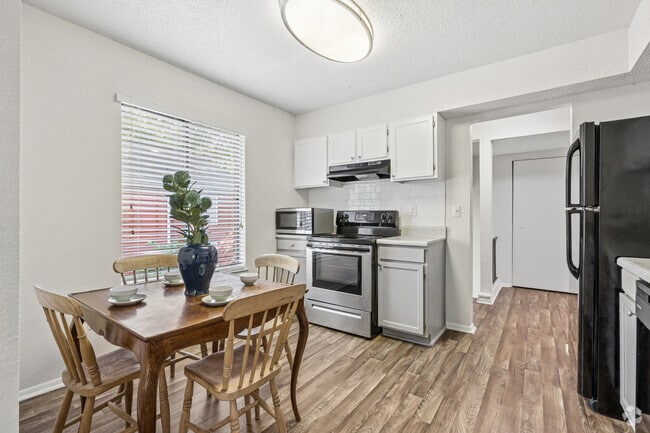2BR, 2BA - 1,142SF - Kitchen