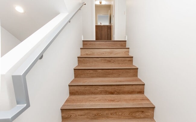 Photo - DunstanSt - 2270 Unit 01