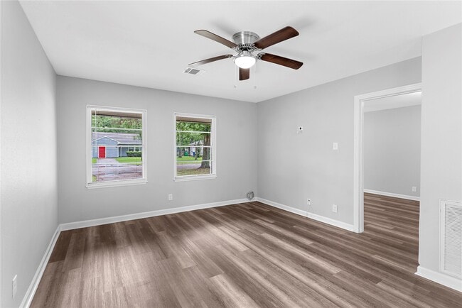 Photo - 1104 Southampton Dr