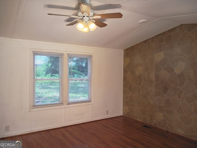 Photo - 3031 Hwy 29