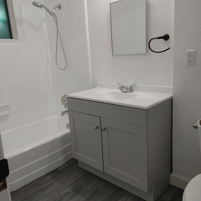 Photo - Wonderful 1 Bed 1 Bathroom Condo In Escondido - Call Today