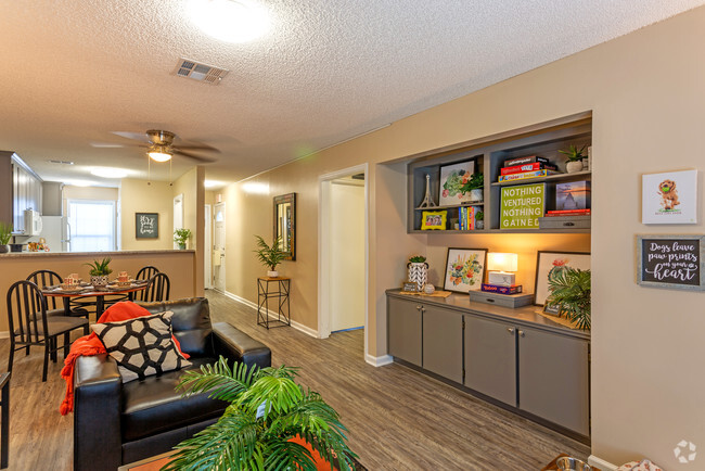 Interior Photo - The Gates - Student Housing Rental