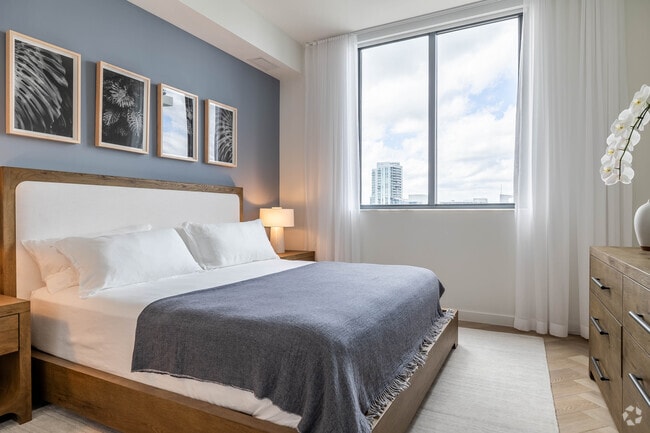 1 BR, 1 BA - 822SF