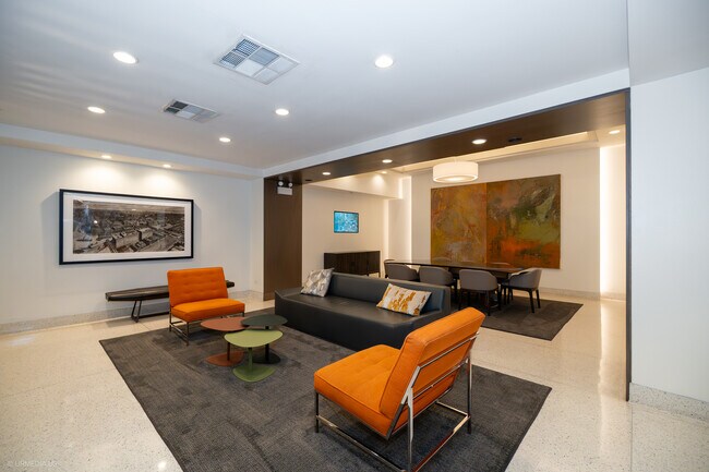 Photo - 165 N Canal St