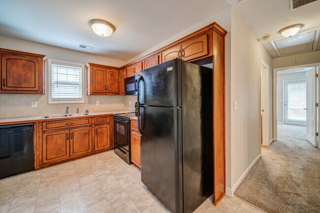 Photo - 137 Cypress Ct