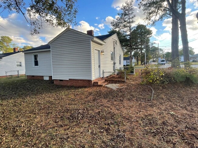 Photo - 514 Macon St S