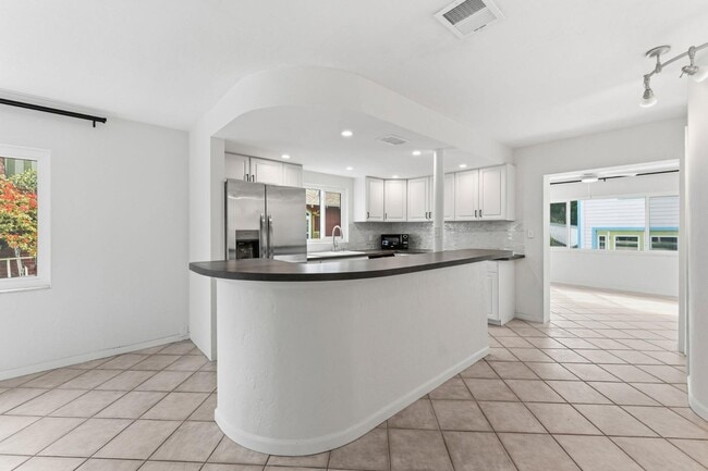 Photo - 766 20th Ave N