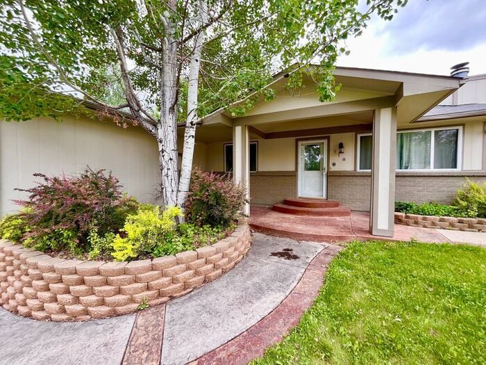 Charming Cottage-Style Ranch with Private ... - Charming Cottage-Style Ranch with Private ...