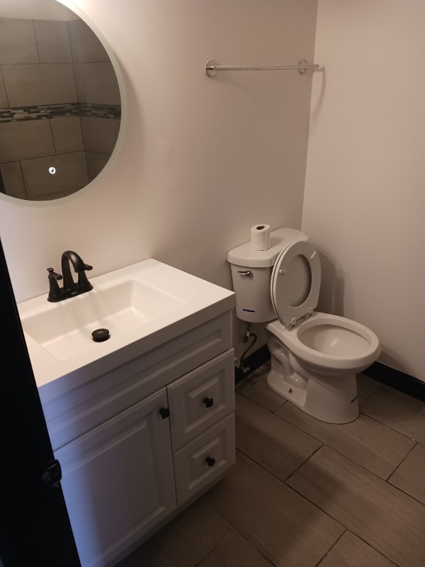 Photo - 2210 W Warren Blvd