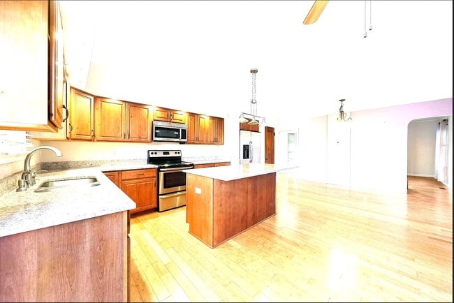 Kitchen - 1420 Meadow Rd House