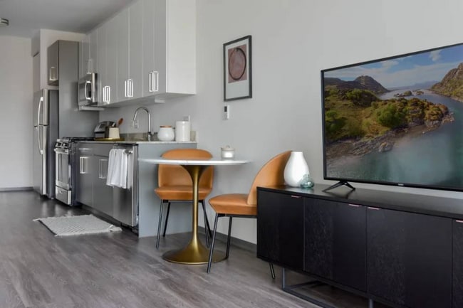 Photo - 2360 N California Ave