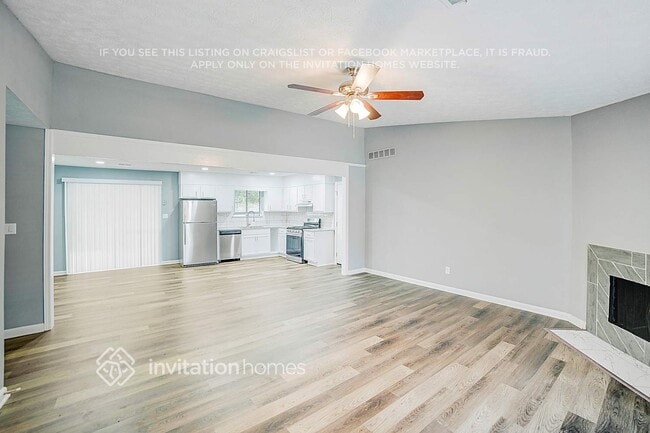 616 Candlewick Ln NW