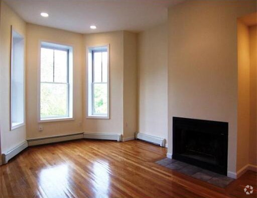 Building Photo - 59 Fort Ave Unit 1 Rental