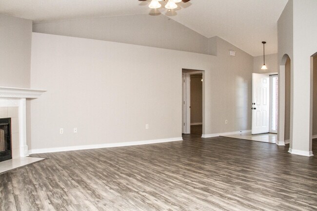 Photo - 131 Steeplechase Dr