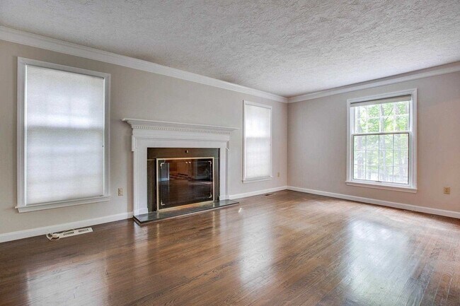Photo - 27 Buttonwood Rd