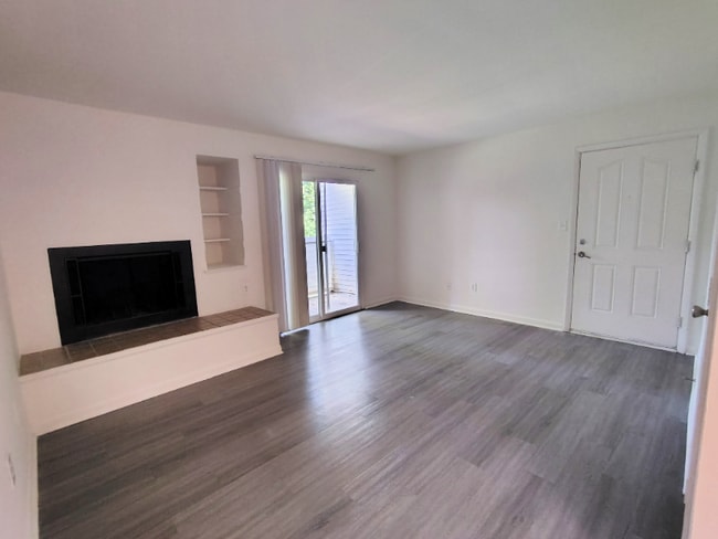 Photo - 600 Reusens Rd Unidad I94