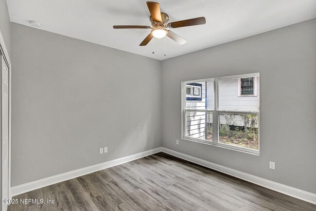 Photo - 938 Alderside St