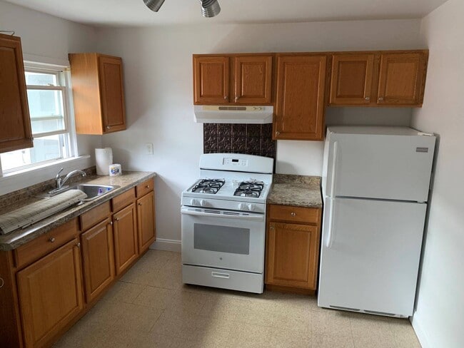 Building Photo - 30-31 1st St