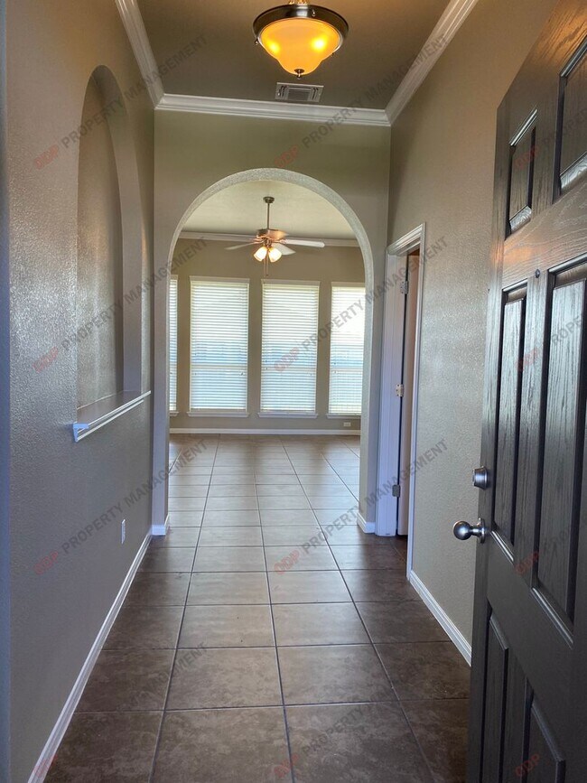 Photo - 5607 Blackstone Dr