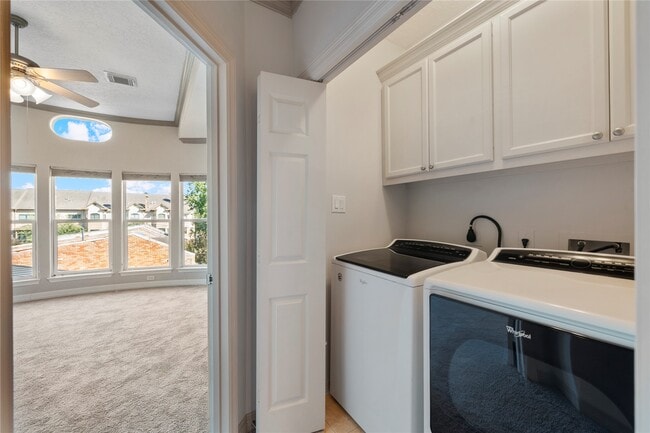 Building Photo - 1515 Hyde Park Blvd Unit 2