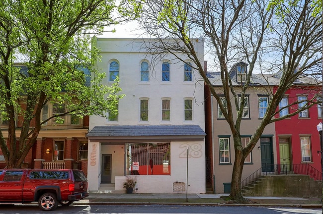 Building Photo - 28 E Vine St Unit 2