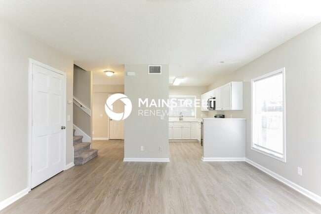 Photo - 3 Bedroom Pet-Friendly Home in St Petersburg, FL with Main Street Renewal