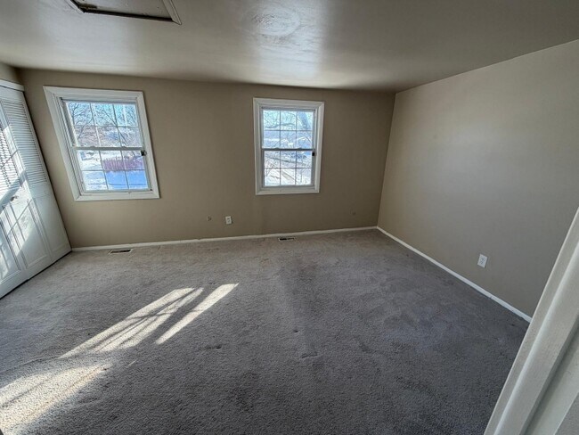 Photo - 8 Fireside Ct