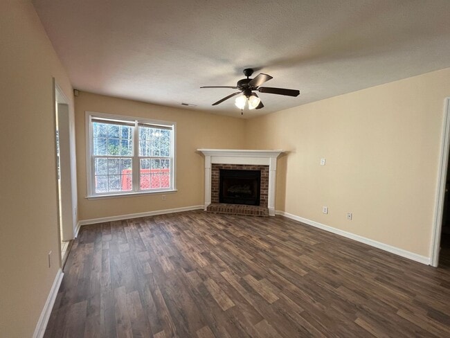 Photo - HALF OFF FIRST FULL MONTHS RENT!