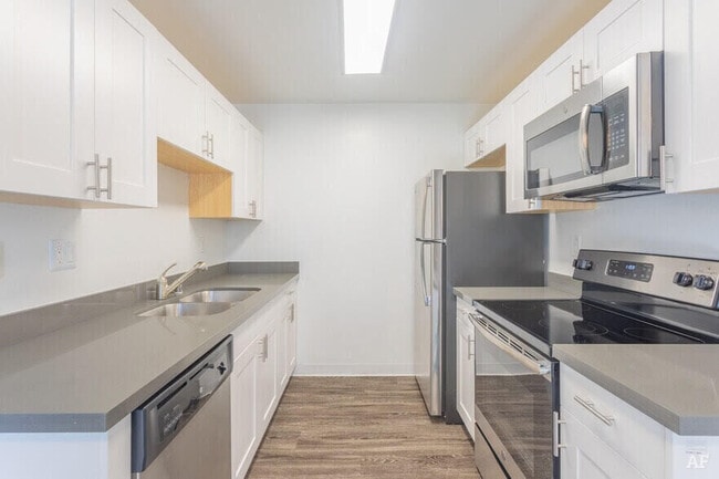 Photo - Somerset Apartments