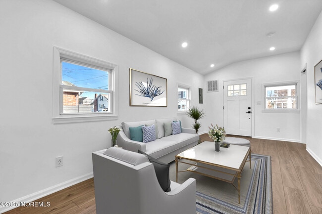 Photo - 1807-1809 Laurel Terrace