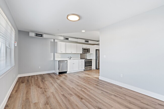 250 Captain Thomas Blvd