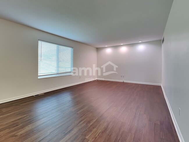 Photo - 10718 Anna Ln