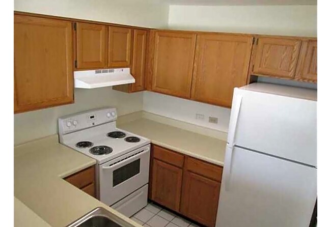 Building Photo - 5760 Abbey Dr Unit 3J Rental