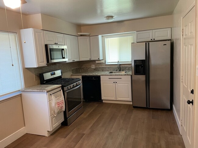 Photo - 3371 Lerwick Rd