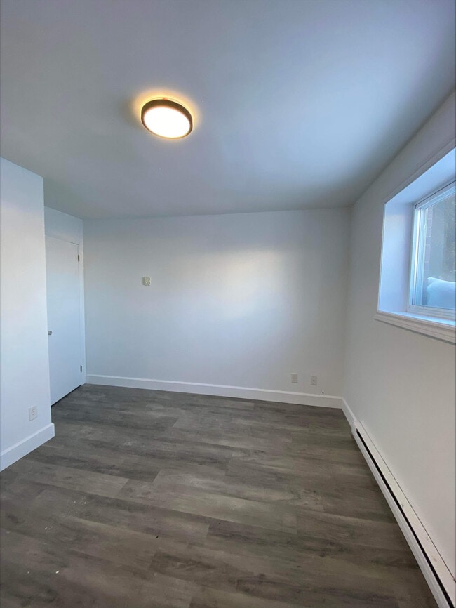 Photo - 615 Chalmers Ct Unité 2