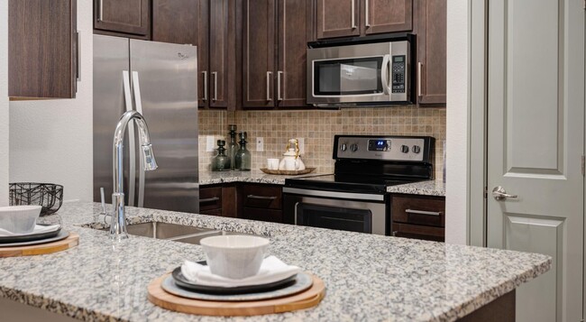 Building Photo - 1 Month Free on a Gorgeous 2/2! Unit HSC1 Rental
