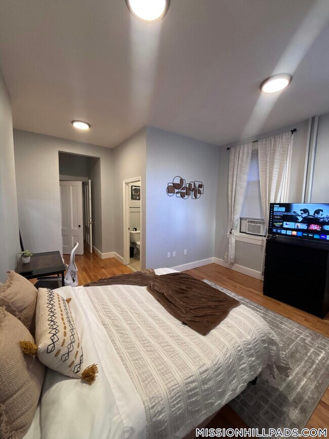 Photo - 252 Warren St Unit 1