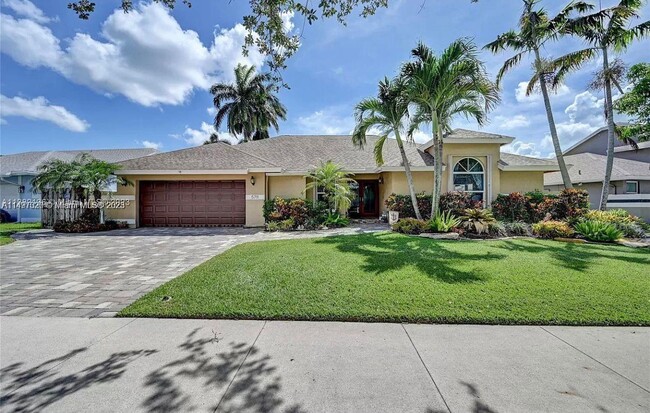 Building Photo - 5711 SW 88th Ter Rental