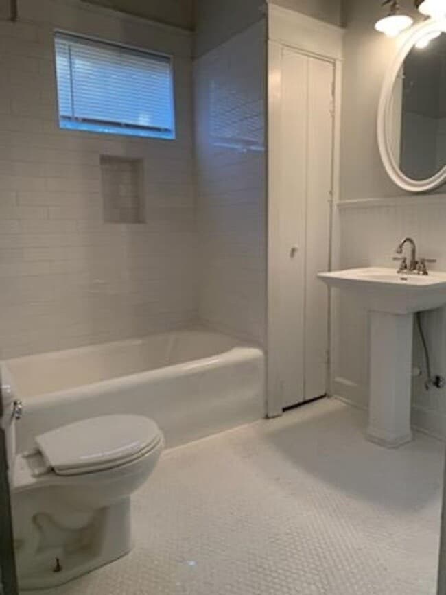 Photo - ENGLISH VILLAGE 21ST DUPLEX Unit Apt B