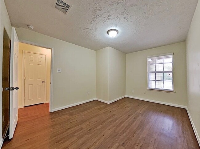 Photo - 4041 Hawthorn Glen Ct
