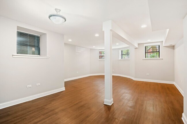 Photo - 4129 S Michigan Ave Unit 4129 S. Michigan Ave