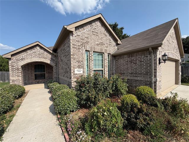 Building Photo - 7924 Buttonwood Dr