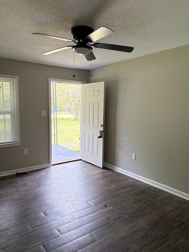Photo - 209 Morningside Dr