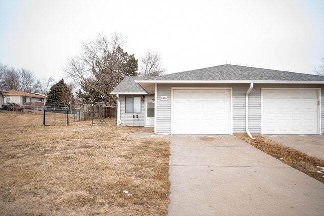 Building Photo - 2020 Fairfield St Unit 2020