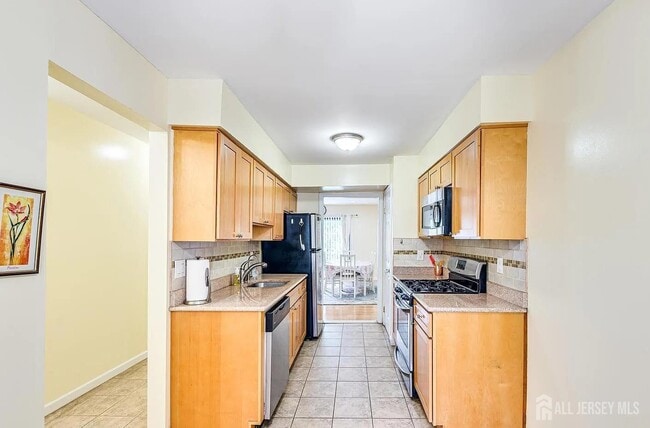 Photo - 6 Dogwood Dr