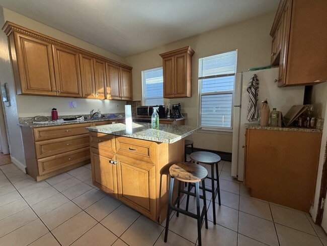 Building Photo - 8 Eldora St Unit 8 Eldora St. #3