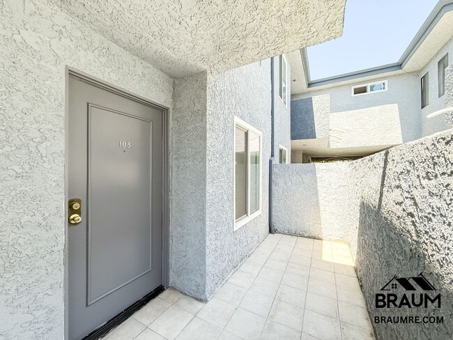 15000 Burbank Blvd Unit 103